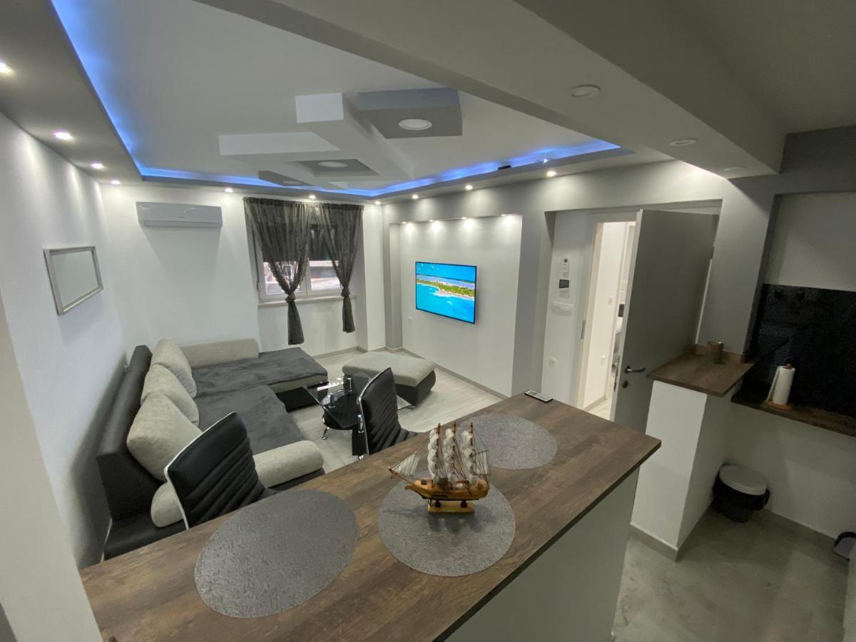 Apartment Carpe Diem Κόπερ Εξωτερικό φωτογραφία